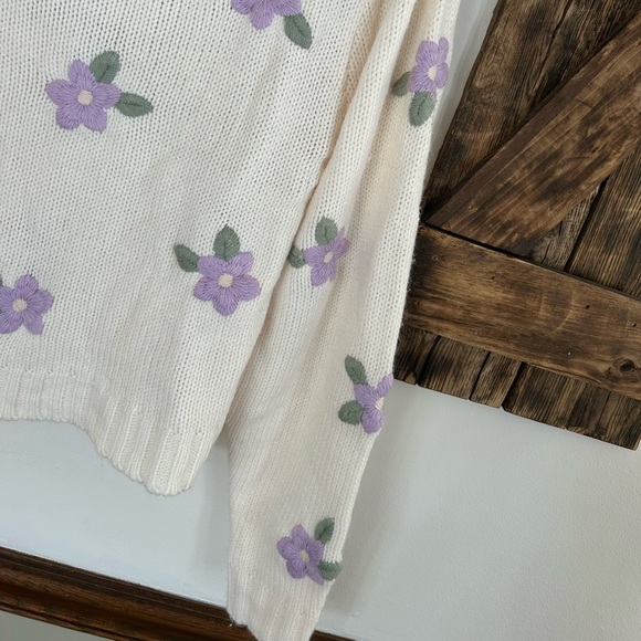 Francesca’s Collection Flower Floral Sweater 🌺 Women’s Small - Picture 2 of 4